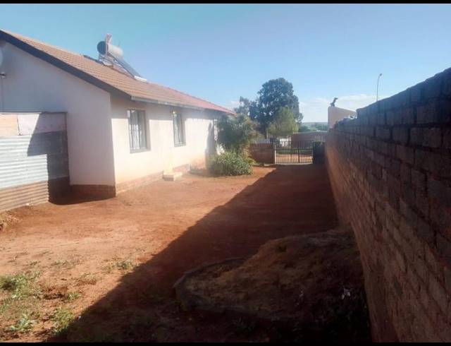3 BEDROOM HOUSE FOR SALE IN LAWLEY